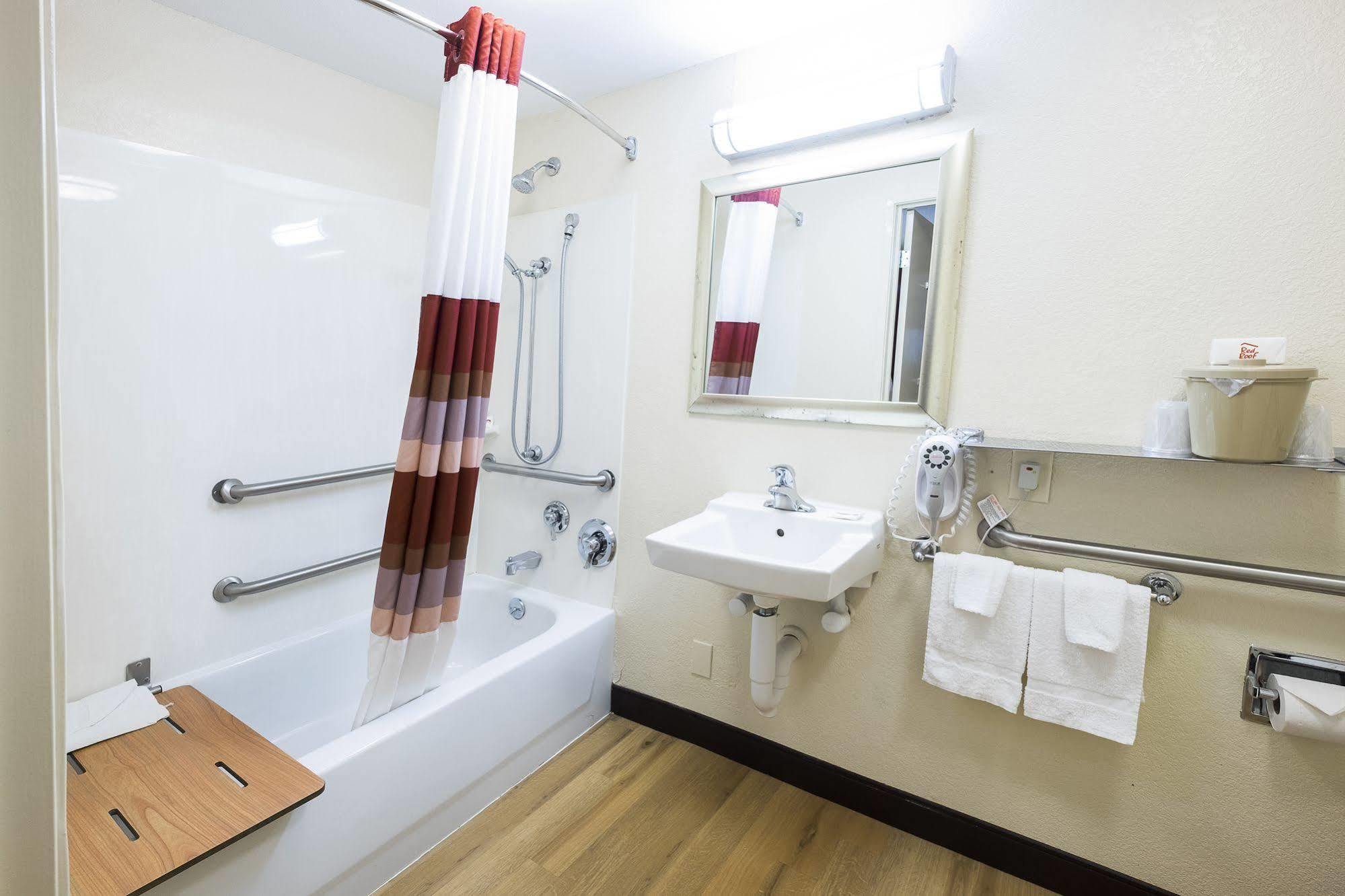 Red Roof Inn Detroit - Roseville St Clair Shores Екстер'єр фото